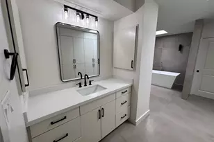 5127 S Braeswood Blvd, Houston, TX 77096 - Photo 17