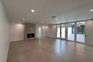 5127 S Braeswood Blvd, Houston, TX 77096 - Photo 9
