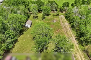 410 Jones Rd, Highlands, TX 77562 - Photo 1