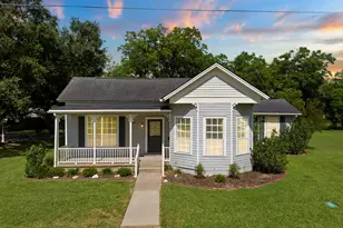 206 Mulberry St, Hallettsville, TX 77964 - Photo 1