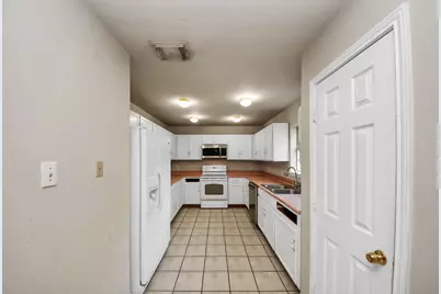3211 Carmel Valley Drive, Missouri City, TX 77459 - Photo 11