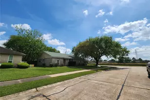 3315 Ashwyne Ct, La Porte, TX 77571 - Photo 3
