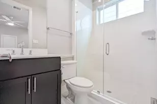 1140 W 24th St, Houston, TX 77008 - Photo 13