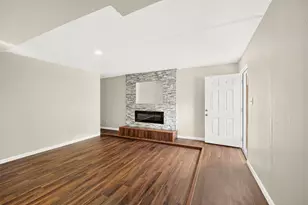 8702 Parkway Forest Dr, Houston, TX 77044 - Photo 33