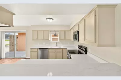 8702 Parkway Forest Drive, Houston, TX 77044 - Photo 11