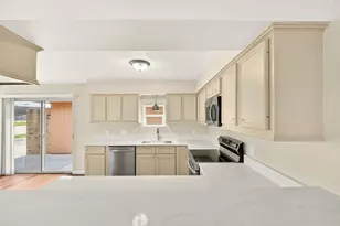 8702 Parkway Forest Dr, Houston, TX 77044 - Photo 11