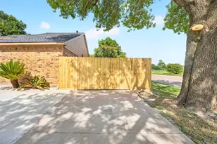 8702 Parkway Forest Dr, Houston, TX 77044 - Photo 37