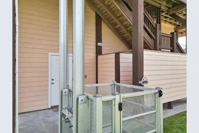 944 Raymond, Crystal Beach, TX 77650 - Photo 13