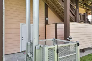 944 Raymond, Crystal Beach, TX 77650 - Photo 13