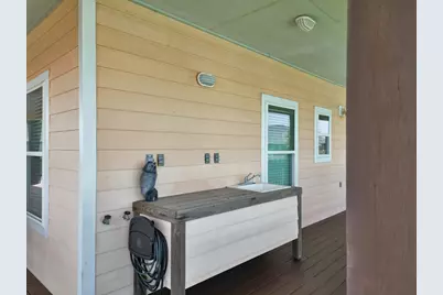 944 Raymond, Crystal Beach, TX 77650 - Photo 19