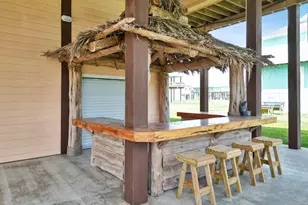 944 Raymond, Crystal Beach, TX 77650 - Photo 11