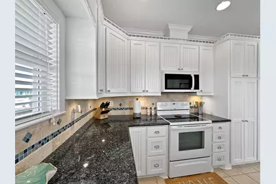 944 Raymond, Crystal Beach, TX 77650 - Photo 33