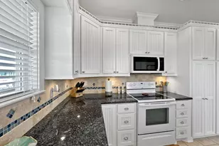 944 Raymond, Crystal Beach, TX 77650 - Photo 33