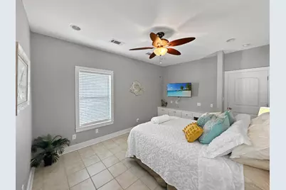 944 Raymond, Crystal Beach, TX 77650 - Photo 23