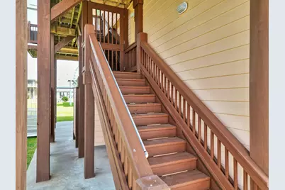 944 Raymond, Crystal Beach, TX 77650 - Photo 15