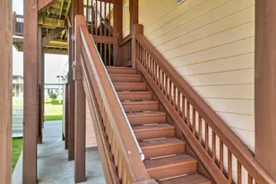 944 Raymond, Crystal Beach, TX 77650 - Photo 15