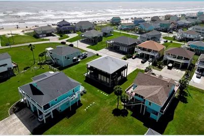 944 Raymond, Crystal Beach, TX 77650 - Photo 49