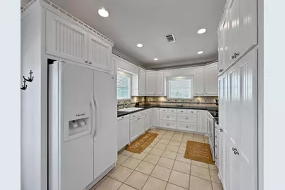 944 Raymond, Crystal Beach, TX 77650 - Photo 35