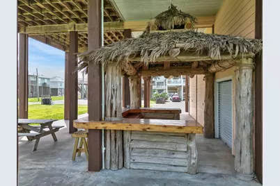 944 Raymond, Crystal Beach, TX 77650 - Photo 9