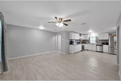 216 S Magnolia Drive, Conroe, TX 77301 - Photo 5