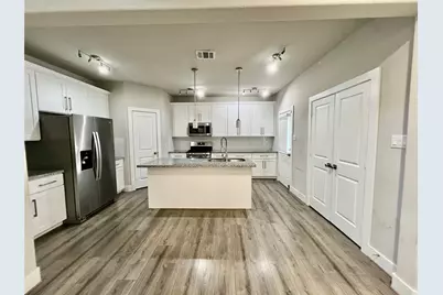 4301 Clover Street, Houston, TX 77051 - Photo 5