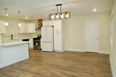 2405 Byron Avenue, Pearland, TX 77581 - Photo 3