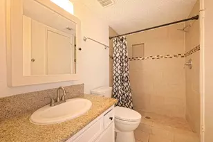 12119 Lemon Ridge Ln, Houston, TX 77035 - Photo 9