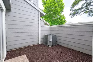 12119 Lemon Ridge Ln, Houston, TX 77035 - Photo 11