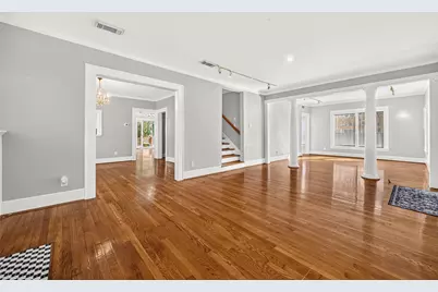 2438 White Oak Drive, Houston, TX 77009 - Photo 9