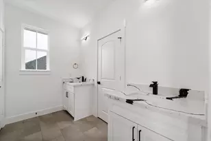 737 S Carroll St, La Porte, TX 77571 - Photo 5