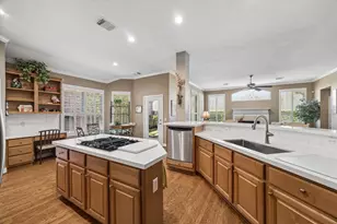 8923 4 Leaf Dr, Sugar Land, TX 77479 - Photo 15