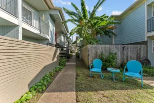 102 Strand St, Galveston, TX 77550 - Photo 21