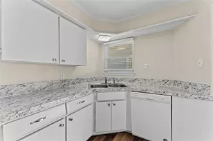 102 Strand St, Galveston, TX 77550 - Photo 9