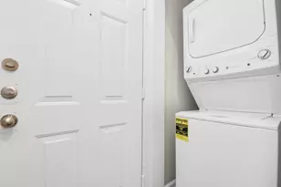 2222 Maroneal St, Houston, TX 77030 - Photo 9