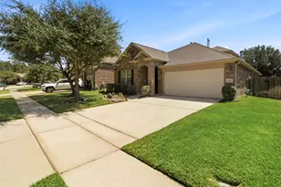 24422 Myrtle Creek Falls, Tomball, TX 77375 - Photo 3