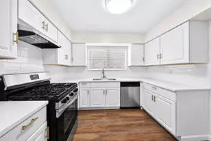 7818 Tierra Verde Dr, Houston, TX 77083 - Photo 9