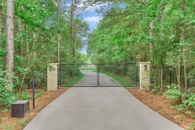 15577 Crown Oaks Drive, Montgomery, TX 77316 - Photo 5