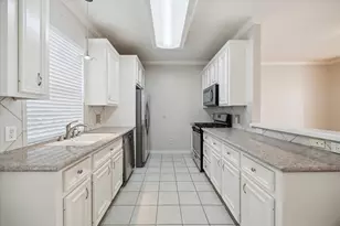 1639 Sutton St, Houston, TX 77006 - Photo 13