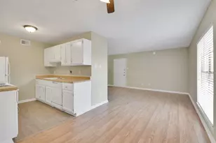 1300 Baker Ave, Bryan, TX 77803 - Photo 5