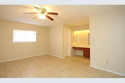 17510 Heritage Creek Court, Webster, TX 77598 - Photo 9