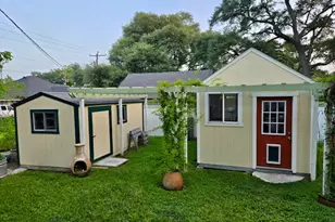705 Teague St, Navasota, TX 77868 - Photo 9