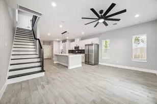 926 Granville Dr, Houston, TX 77091 - Photo 5