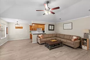 7103 Chinook St, Baytown, TX 77521 - Photo 11