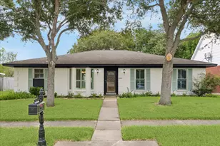 1809 Winding Creek Dr, Pearland, TX 77581 - Photo 1