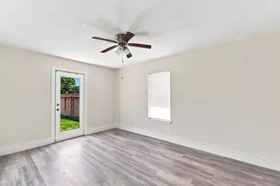 1012 W Hart Avenue, Pasadena, TX 77506 - Photo 17