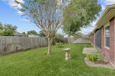 2614 S Peach Hollow Circle Circle, Pearland, TX 77584 - Photo 11