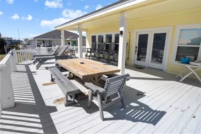 2296 Martinique, Crystal Beach, TX 77650 - Photo 3