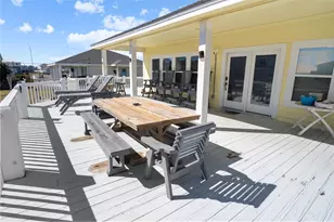 2296 Martinique, Crystal Beach, TX 77650 - Photo 3