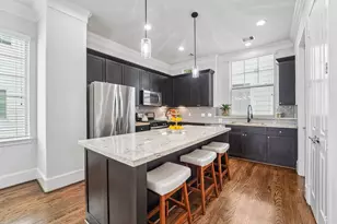 1010 W 24th St, Houston, TX 77008 - Photo 3