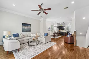 1010 W 24th St, Houston, TX 77008 - Photo 1